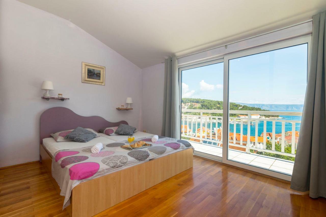Apartments Palma Jelsa  Extérieur photo