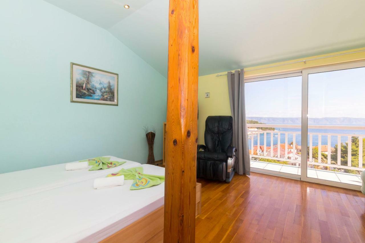 Apartments Palma Jelsa  Extérieur photo