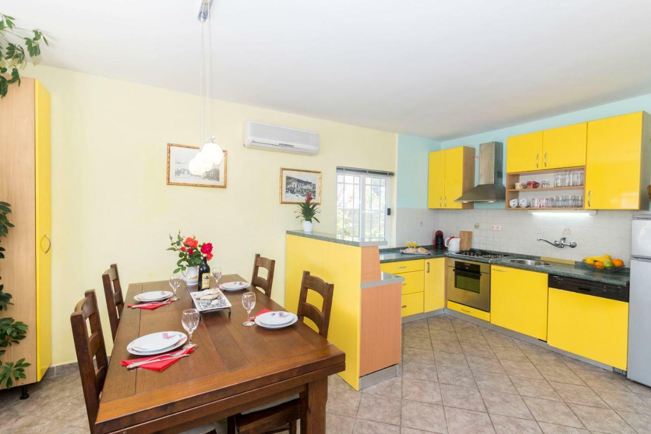 Apartments Palma Jelsa  Extérieur photo