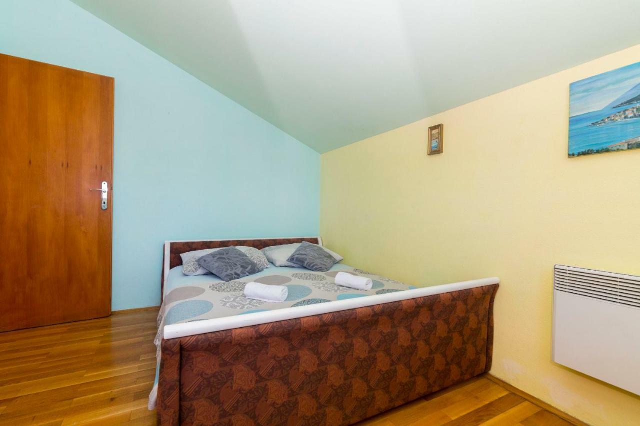 Apartments Palma Jelsa  Extérieur photo